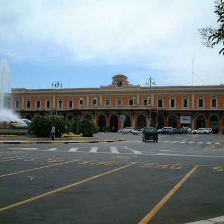 Alla Corte Della Suocera Bari Bagian luar foto